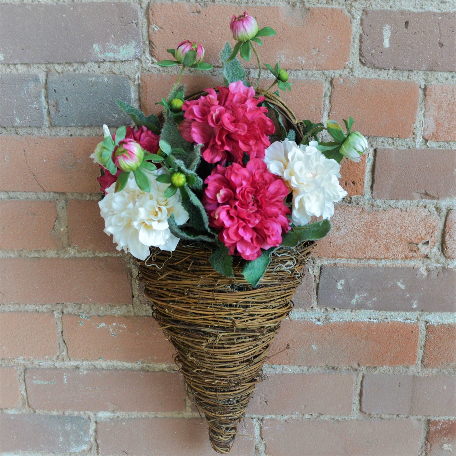 Dahlia Wall Basket