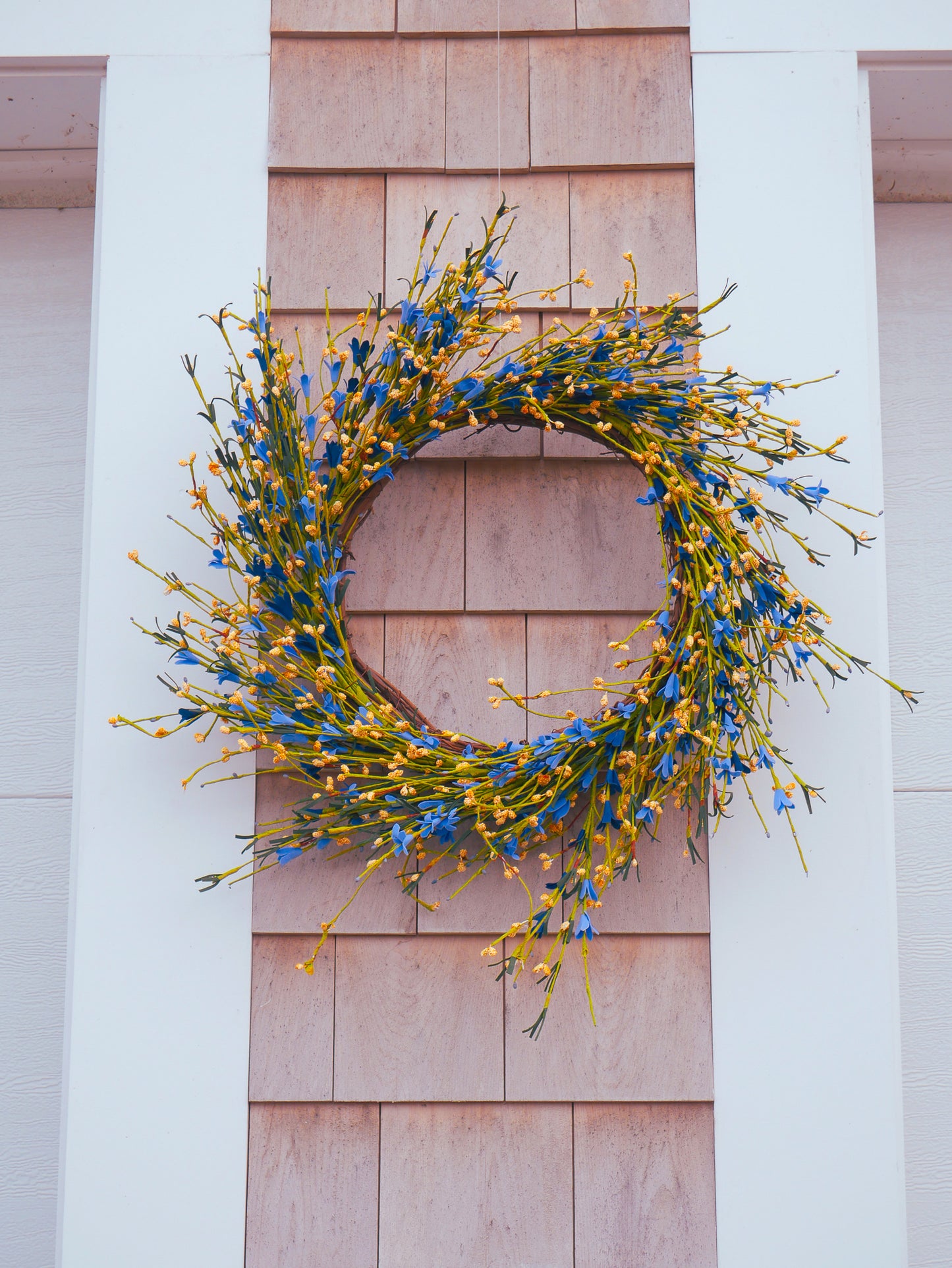 22" Periwinkle and Yellow Buttercup Wreath