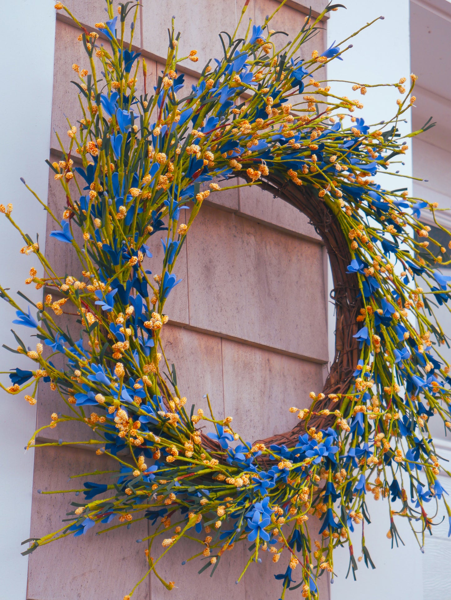22" Periwinkle and Yellow Buttercup Wreath