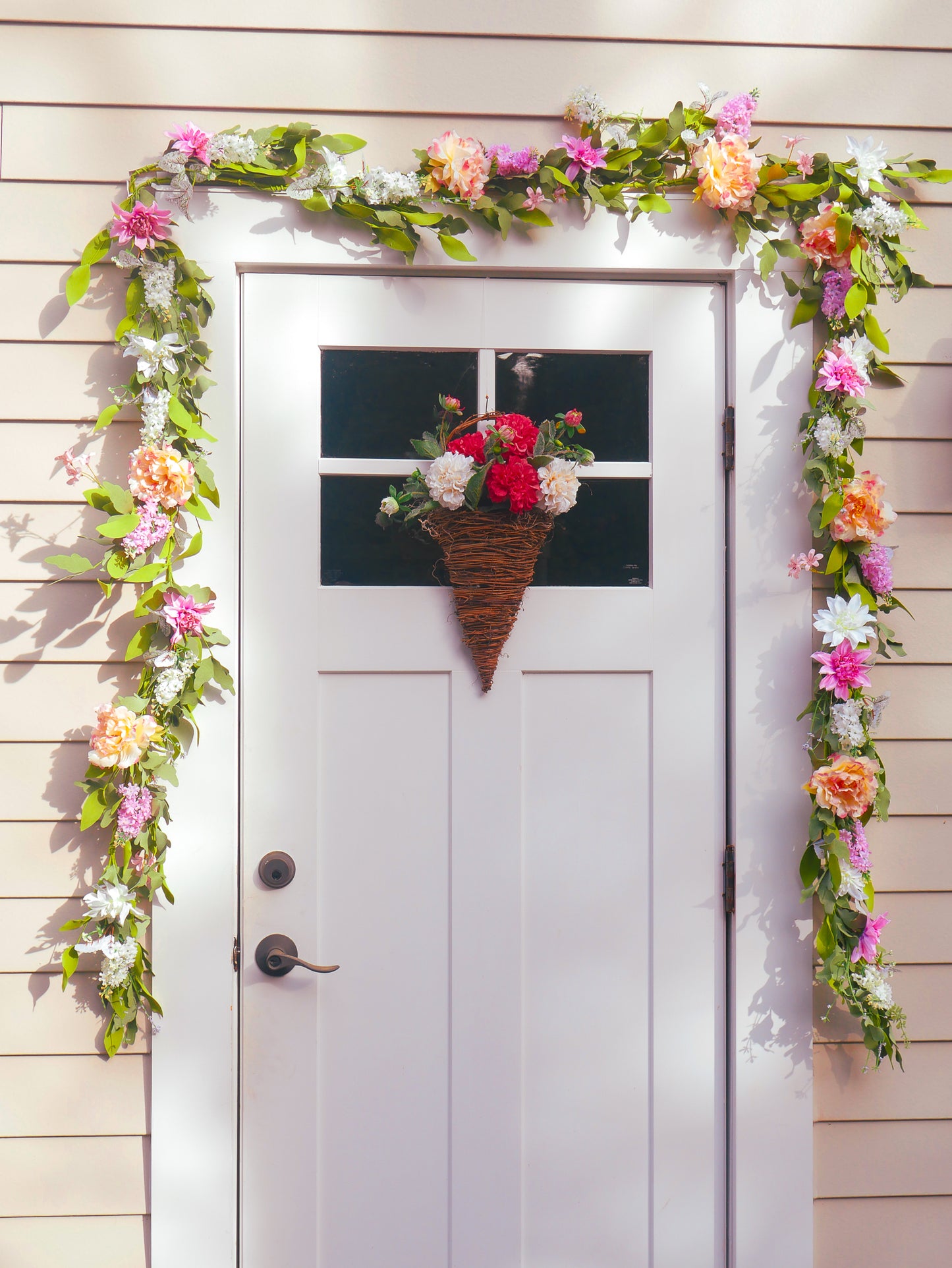 18" Dahlia Wall Basket