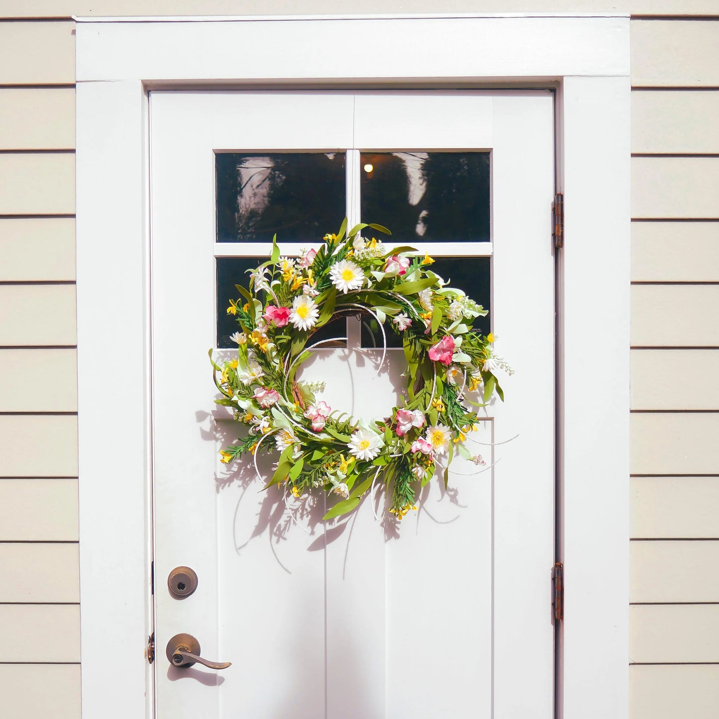 22" White Water Lily, Sweet Pea Wreath Floral Living