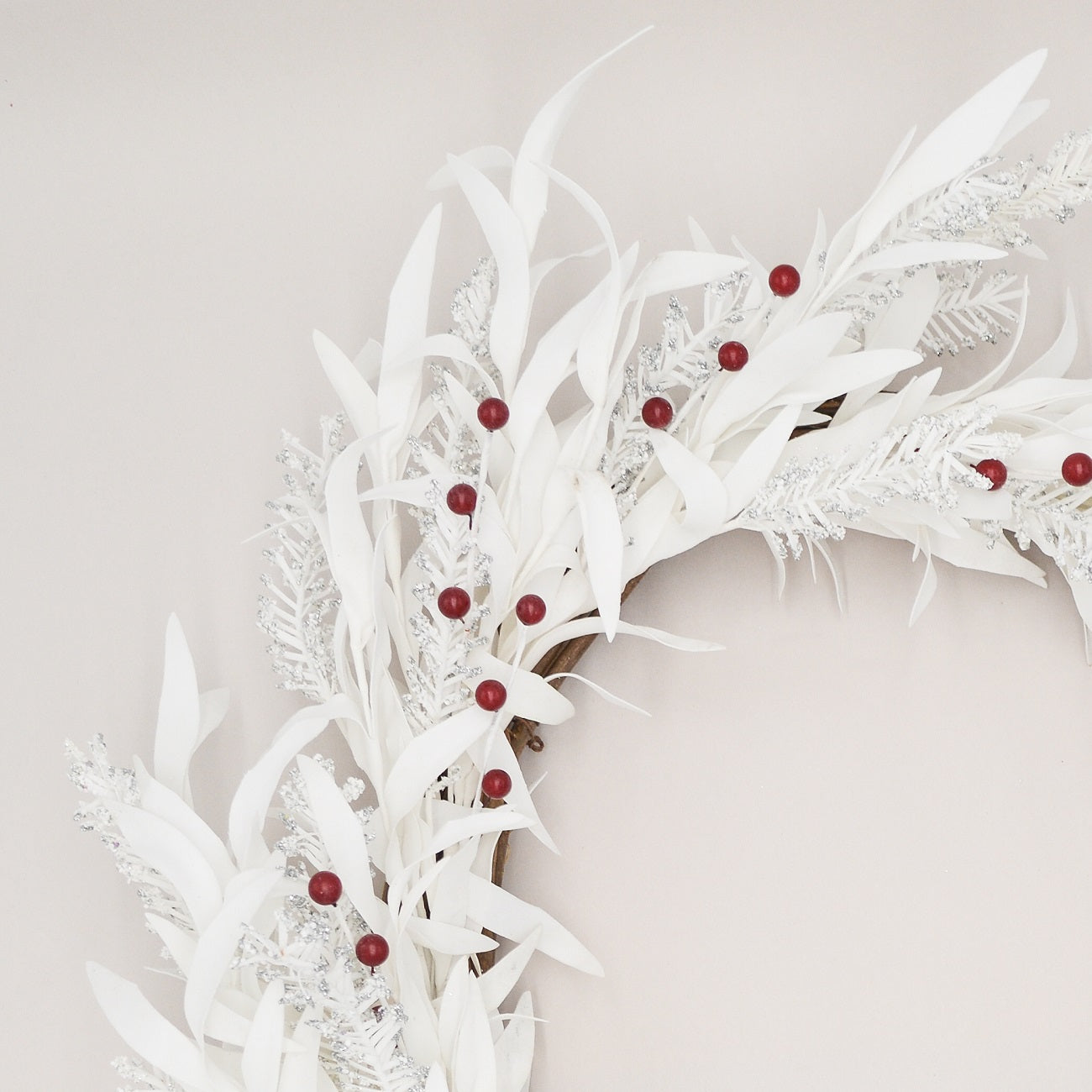 26" White Christmas Wreath