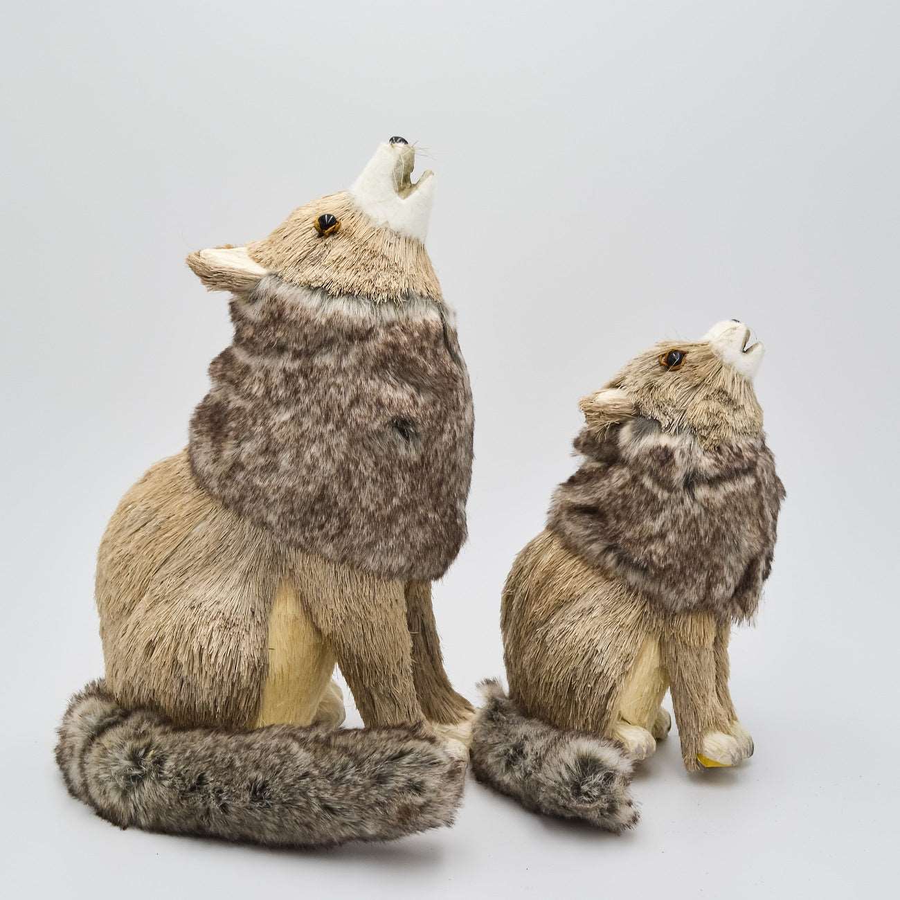 Howling Wolf Decor
