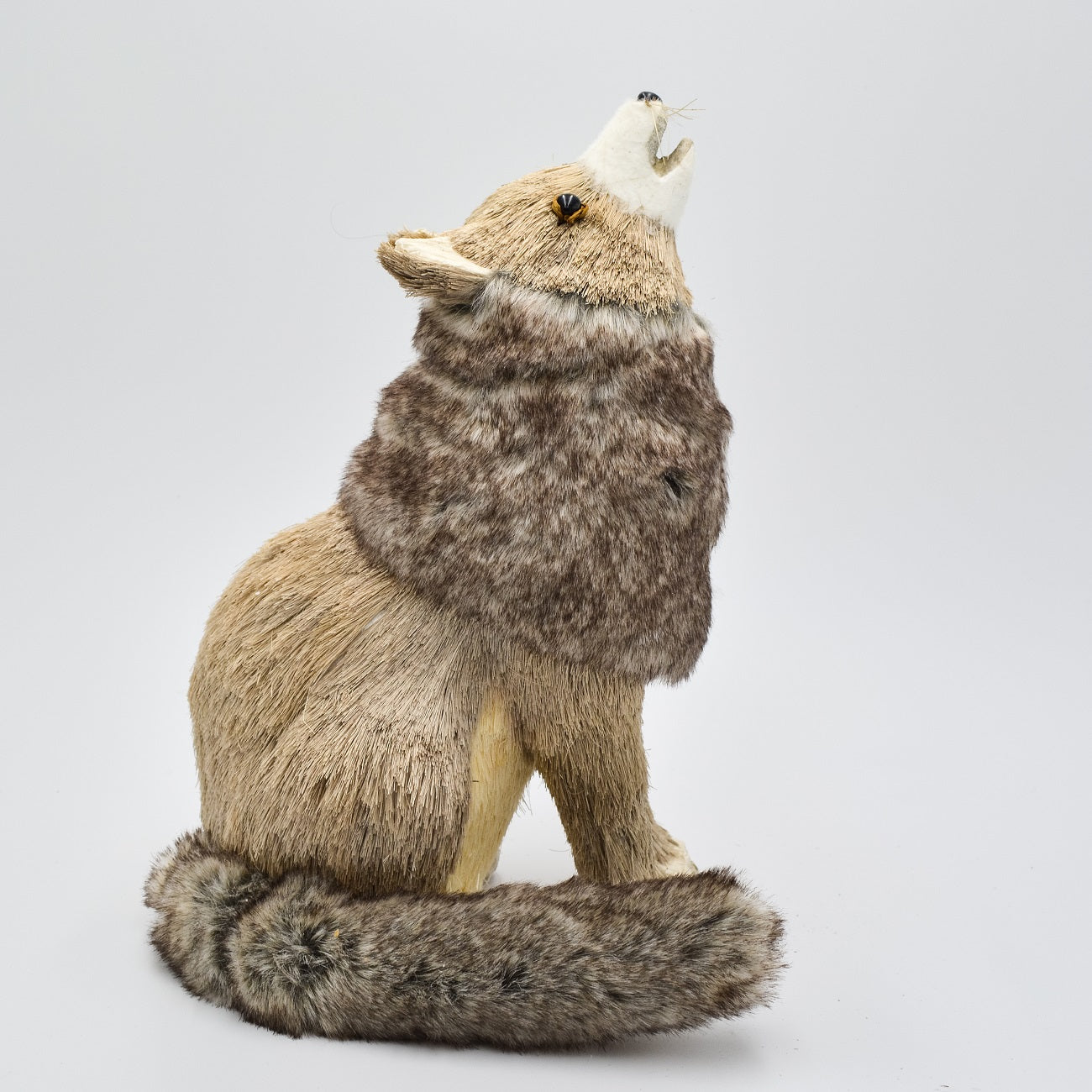 14" Howling Wolf Decor