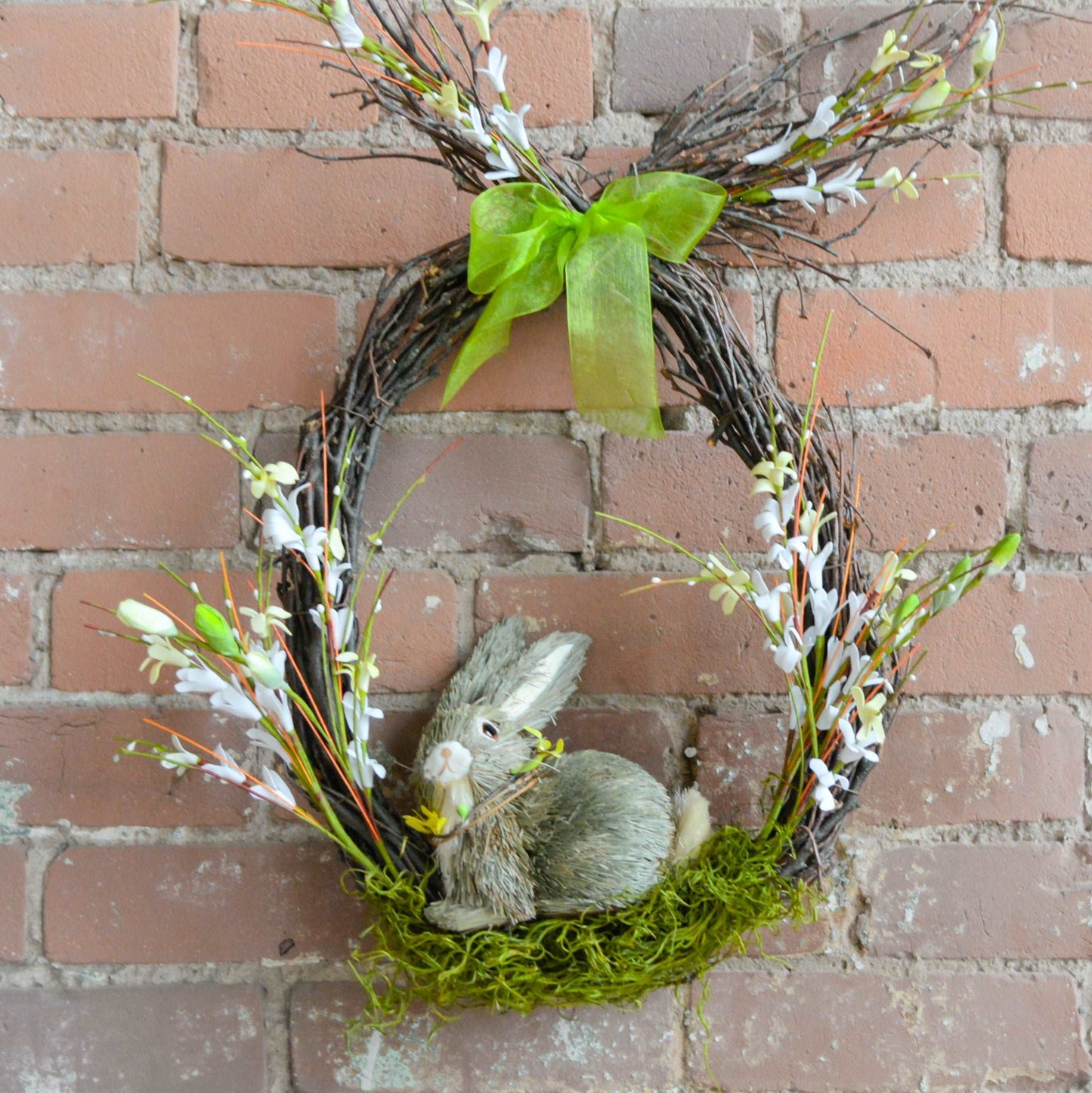 Teardrop wreath with brown bunny