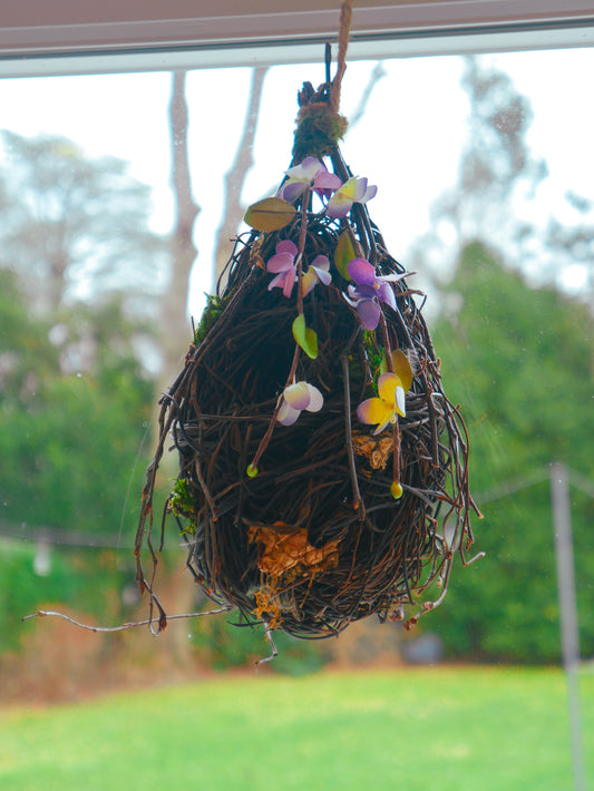 11" Hanging Orioles Nest