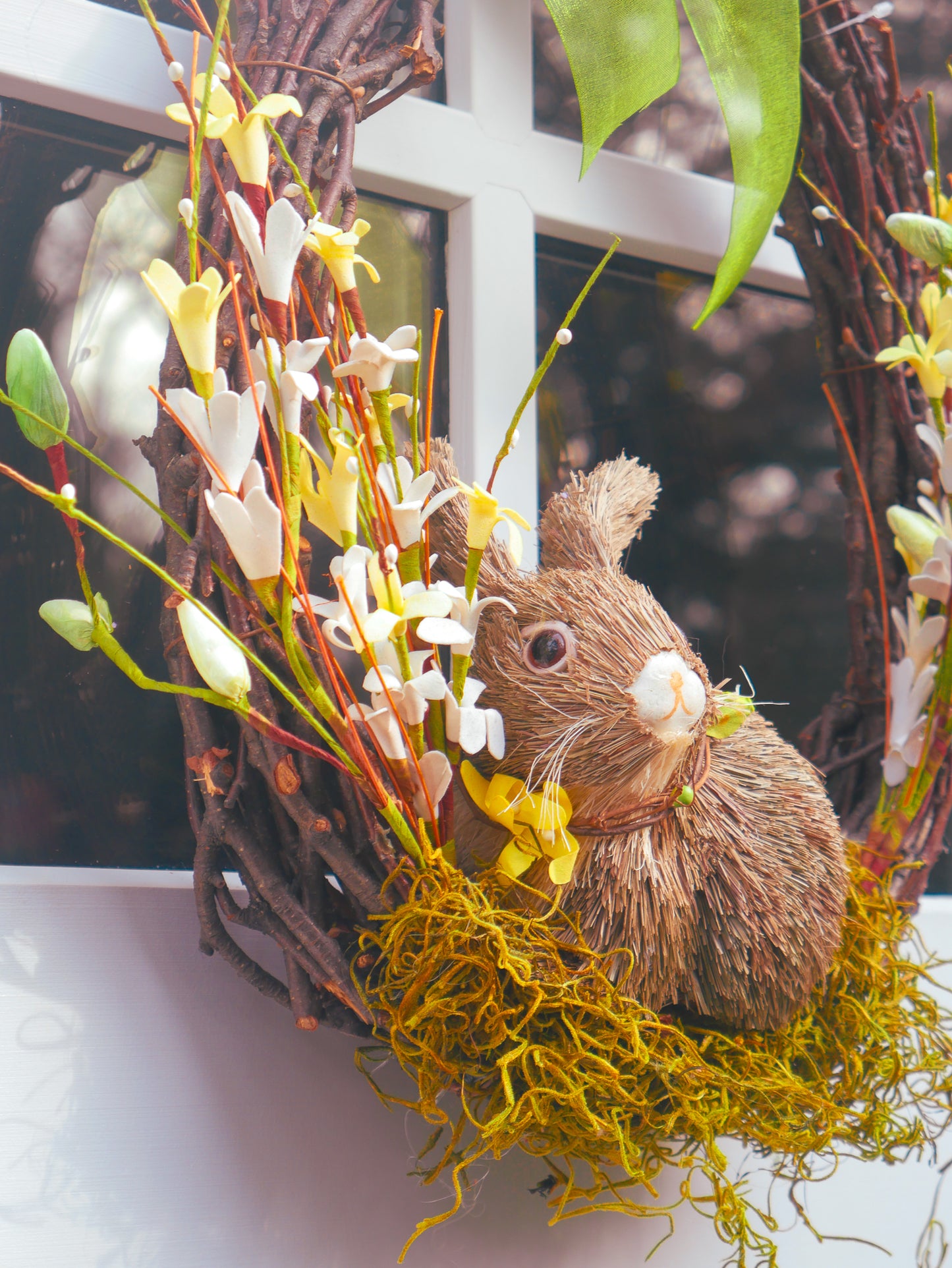 18" Teardrop wreath with brown bunny