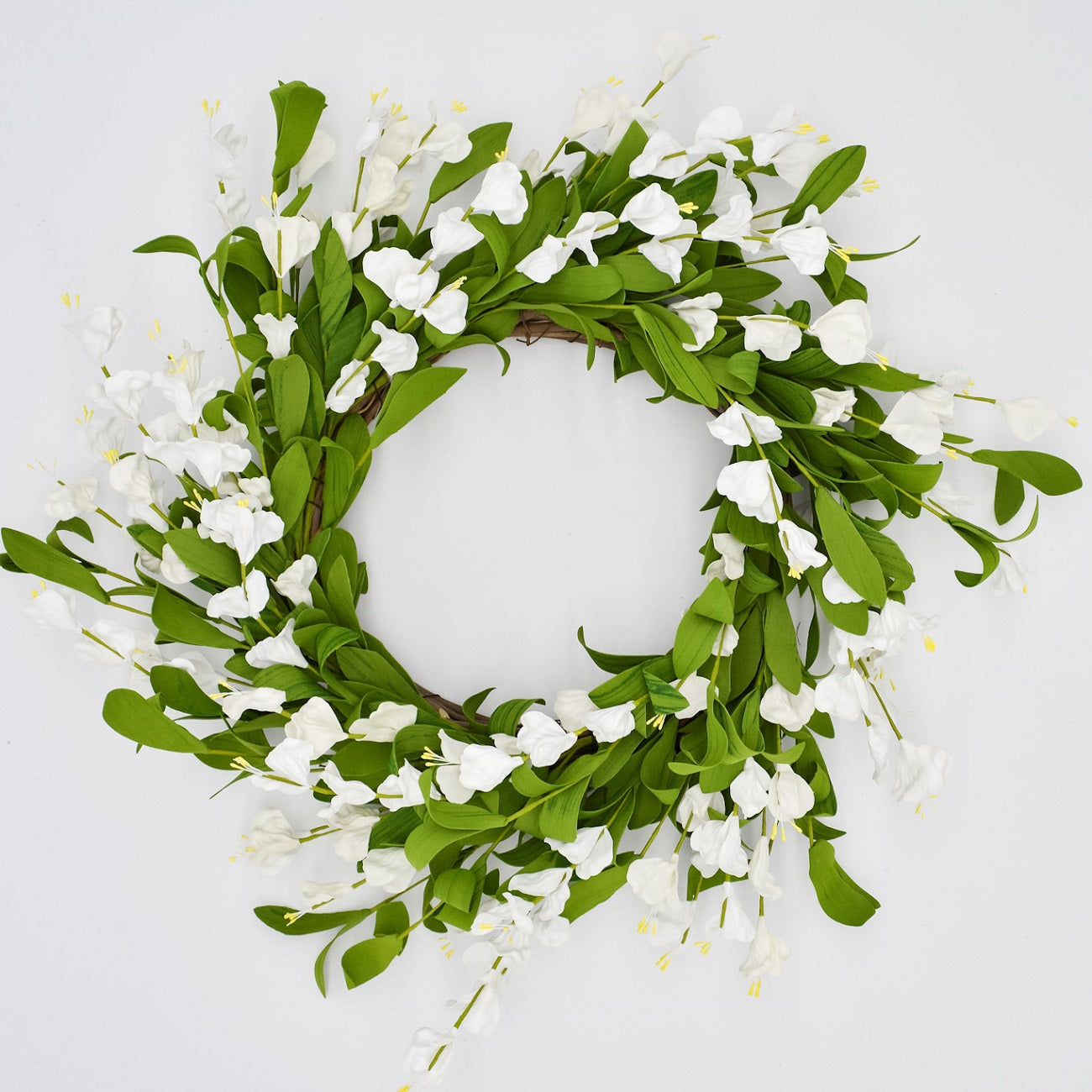 22" White Sweet Pea Wreath