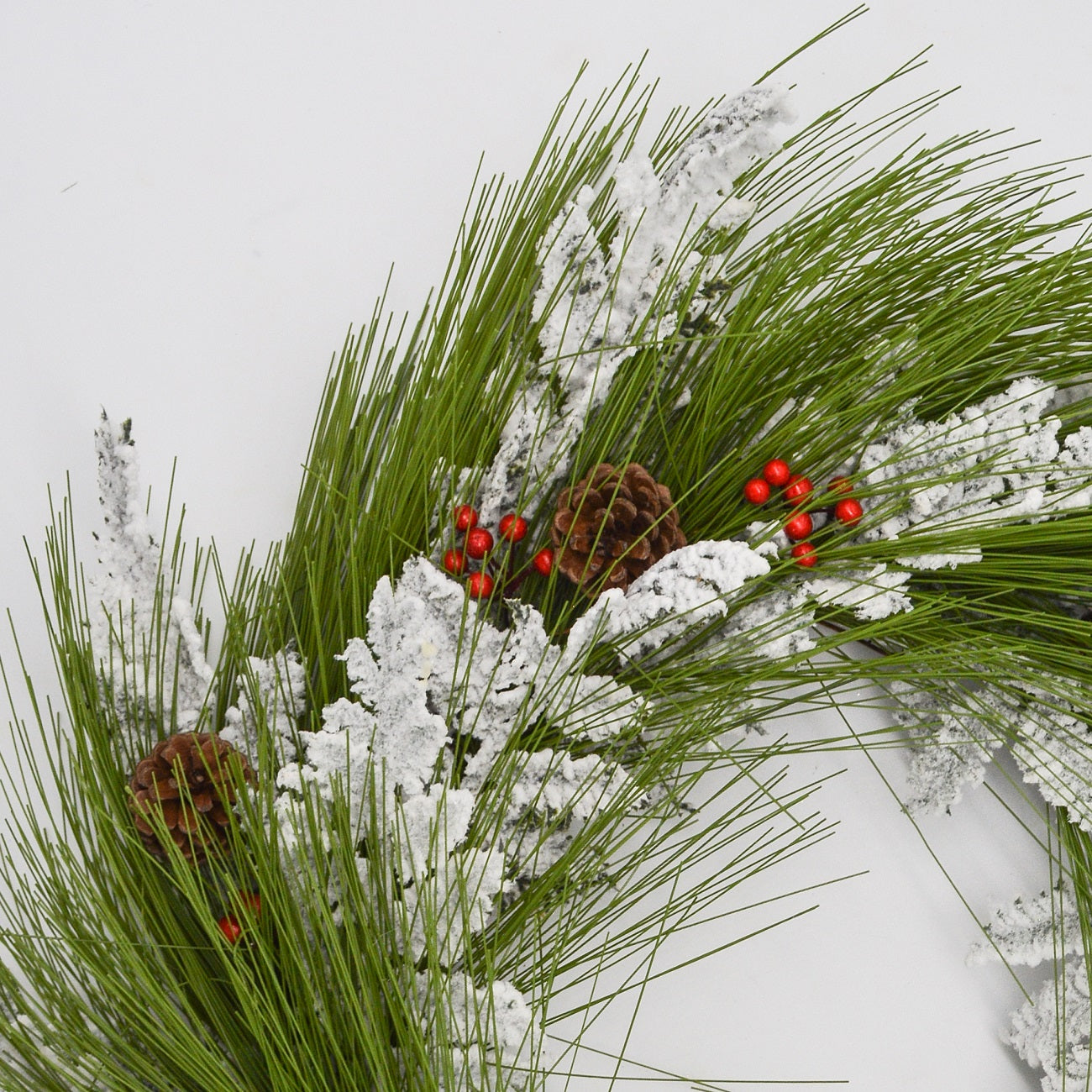 22" Frosty Pine Wreath 2